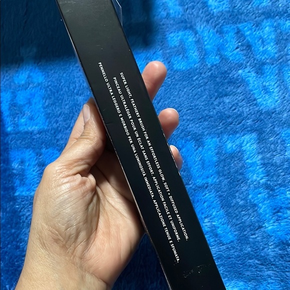 Fenty Beauty Highlighting Brush in Black and White - Picture 2 of 8